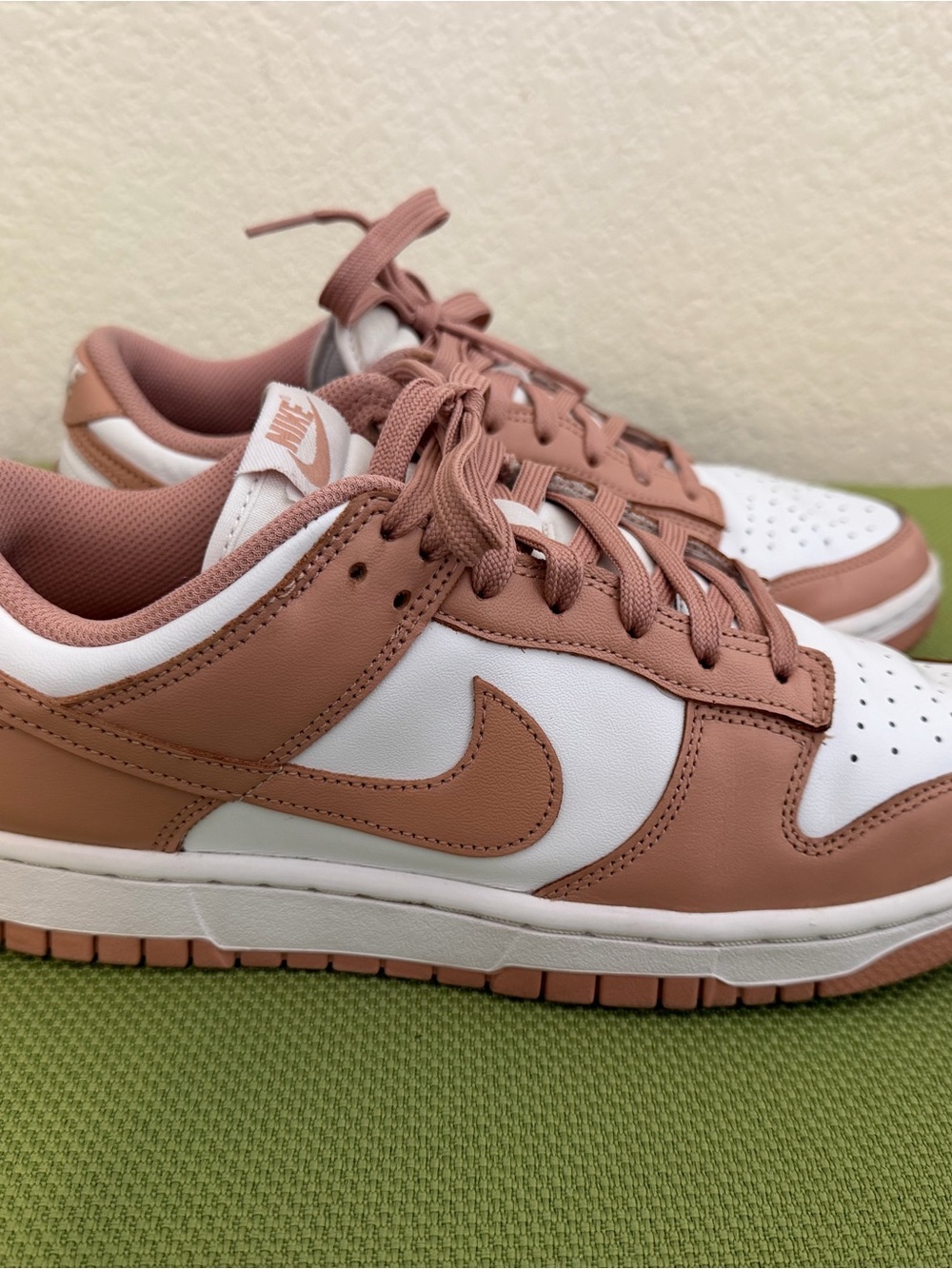 Nike Dunk Women’s shoes sneakers size 10.5  Rose Color